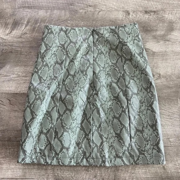 Ronny Kobo Rida Sage Snake Skin Vegan Leather Mini Skirt - Picture 7 of 7